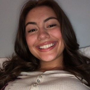 Meet your Posher, Abigail